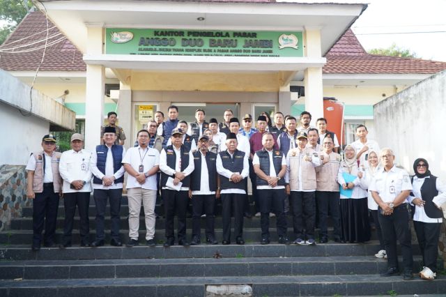 Wagub Abdullah Sani Pimpin Sidak Pasar Angso Duo: Cek Harga Pangan Jelang Lebaran