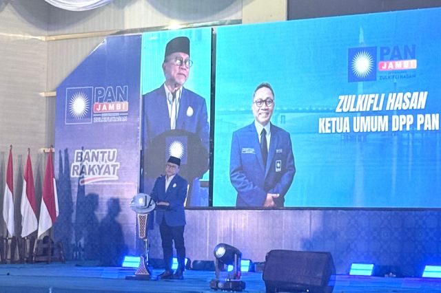 Lantik Pengurus DPW dan DPD PAN Jambi: Zulkifli Hasan Ajak Ciptakan Sejarah Baru Raih Tiga Besar