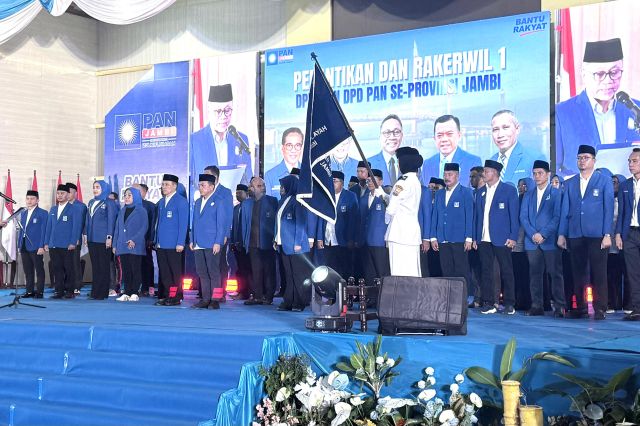 Zulkifli Hasan Lantik Pengurus DPW dan DPD PAN Jambi: Ini Nama-nama Pimpinannya