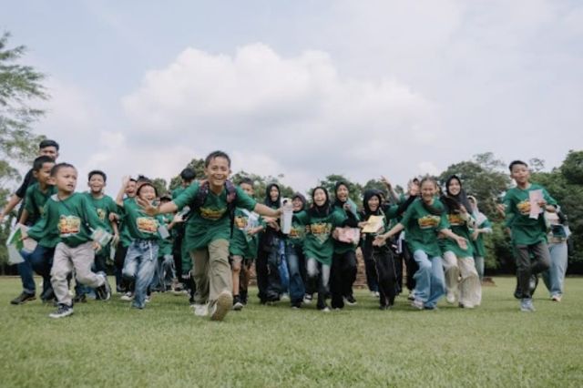 Petualangan Seru 50 Pelajar di Candi Muaro Jambi Bersama NBT Coal Group