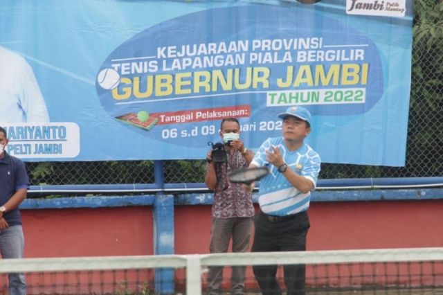 Gubernur Al Haris Ajak Pemangku Kepentingan Tingkatkan Prestasi Tenis