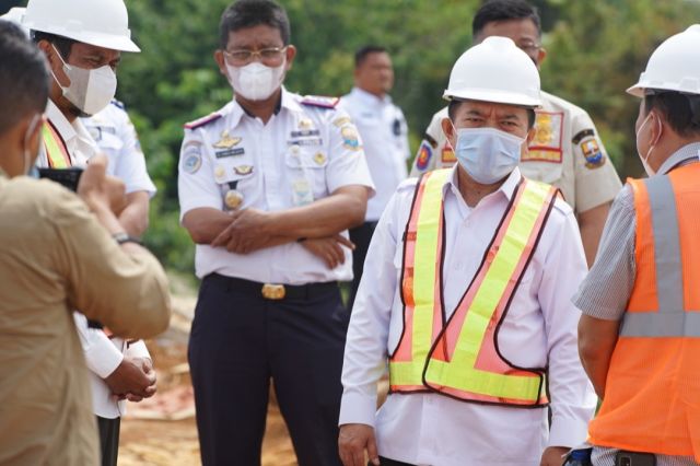 Gubernur Al Haris Tinjau Pelabuhan untuk Batu Bara di Desa Tenam Batanghari
