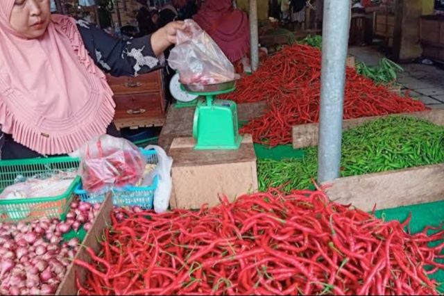 Jelang Ramadan, Harga Cabai dan Ayam di Pasar Angso Duo Jambi Alami Kenaikan