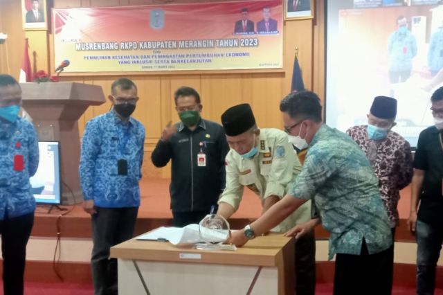 Buka Musrenbang RKPD 2023, Bupati Mashuri: Dukungan Masyarakat Sangat Penting