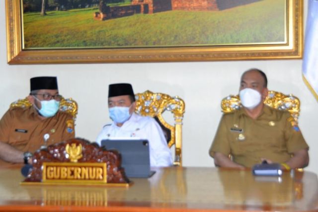 Gubernur Al Haris Pastikan Stok Minyak Sayur Cukup