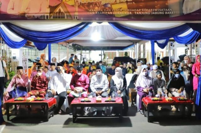 Lepas Festival Pawai Takbiran, Bupati Anwar Sadat: Semoga Ini Menjadi Event Tahunan