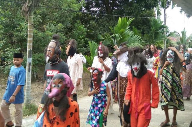 Lebih Mengenal Topeng Akbar, Tradisi Lebaran Desa Wisata Muaro Jambi