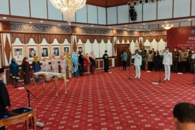 Gubernur Al Haris Lantik Henrizal, Bachyuni dan Aspan Jadi Pj Bupati