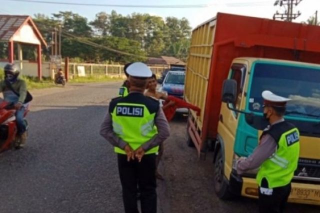 Nekat Langgar Jam Operasional, Tujuh Truk Baru Bara Ditilang Polisi