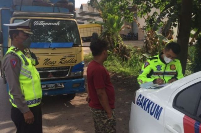Langgar SE Gubernur, Truk Batu Bara Ditindak Ditlantas Polda Jambi