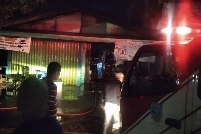 Si Jago Merah Hanguskan Usaha Laundry di Simpang Kawat