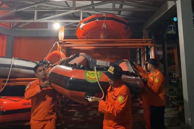 Perahu Bocor Saat Menyeberang, Seorang Remaja Dikabarkan Tenggelam di Sungai Batanghari