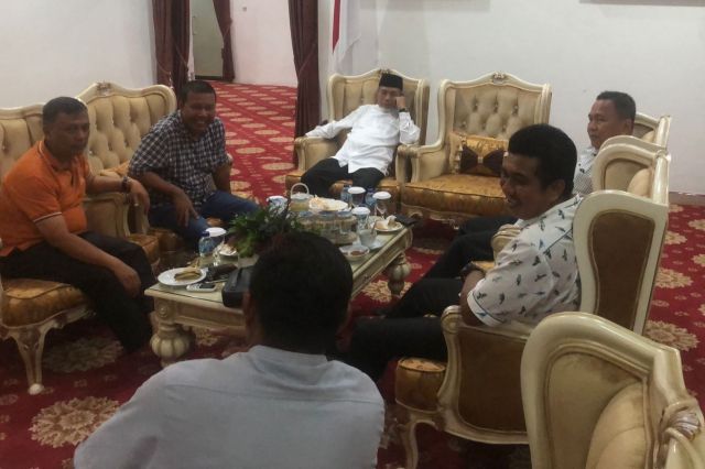 Bupati Mashuri Jamu Bupati Romi, Ini yang Dibicarakan