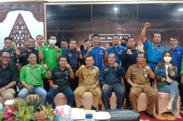 Gubernur Al Haris Gelar Audiensi Bersama Aliansi Gerakan Buruh Jambi