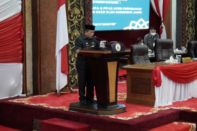 Gubernur Al Haris Sampaikan KUPA PPAS APBD-P Pada Rapat Paripuna DPRD