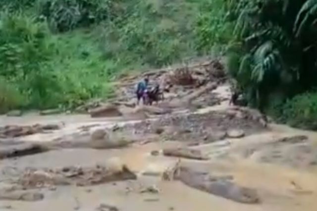 Longsor di Muara Imat, Jalan Kerinci-Bangko Lumpuh Total