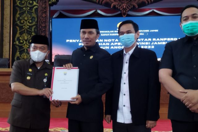 Sampaikan Perubahan APBD-P 2022, Gubernur Al Haris Harap Dapat Bermanfaat Bagi Masyarakat