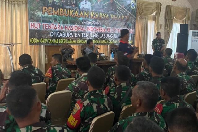 Merasa Terbantu, Bupati Romi Umrohkan Dua Babinsa