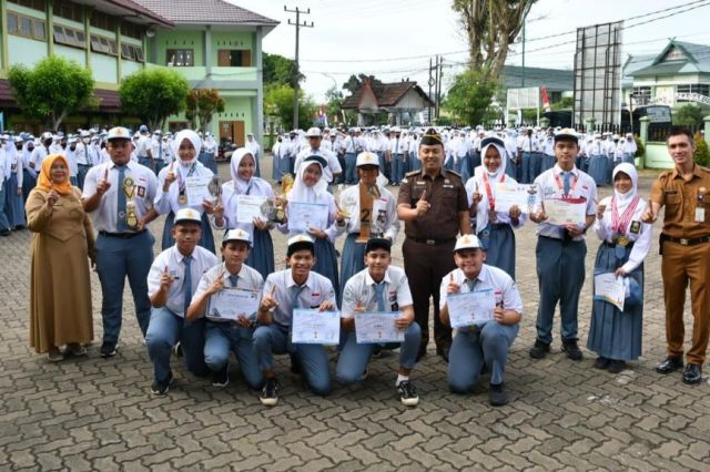 Tim Penkum Kejati Jambi Lakukan Giat JMS di SMA 1 Kota Jambi