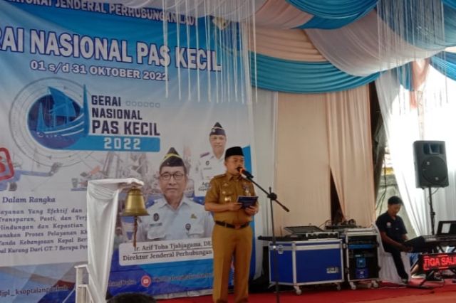 Serahkan E-Pas Pengusaha Perkapalan, Gubernur Al Haris Harap Semua Usaha Miliki Azas Legal Formal