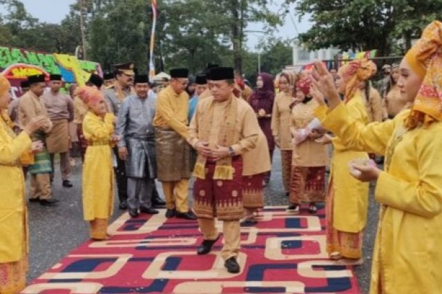 Gubernur Al Haris Hadiri HUT ke 23 Kabupaten Sarolangun