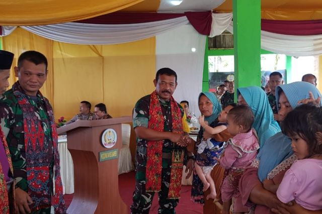 Bantu Ketahanan Pangan, TMMD Beri Bantuan Bibit Ikan untuk Warga