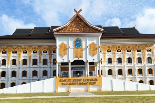 Gubernur Al Haris Resmikan Gedung ‘Megah’ Kantor Baru Bupati Merangin