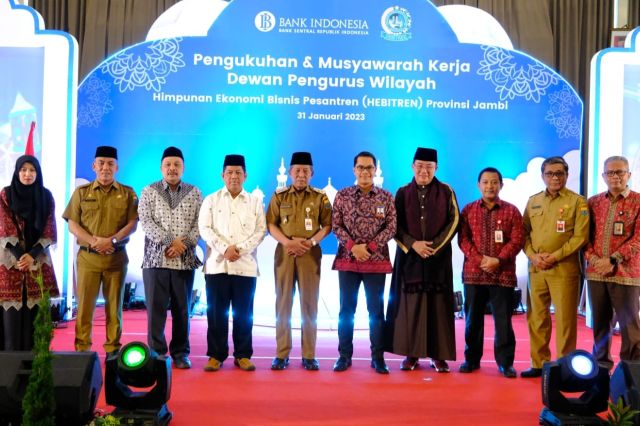 Wagub Abdullah Sani Hadiri Pengukuhan HEBITREN Provinsi Jambi