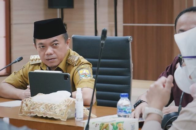 Gubernur Al Haris: Badan Usaha Pertambangan Siapkan Rp 3,9 Miliar untuk Perbaikan Jalan