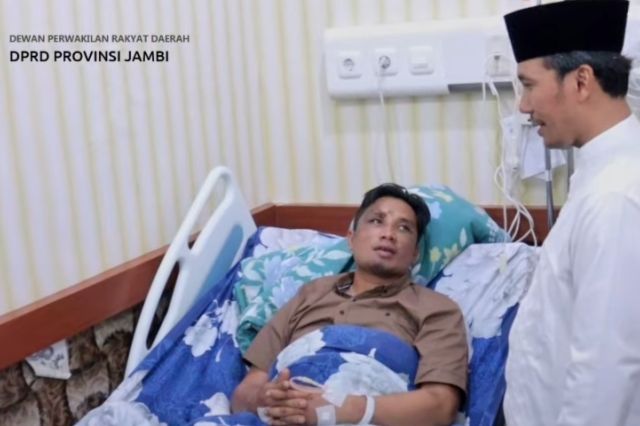 Edi Purwanto Besuk Korban Kecelekaan Helikopter di RS Bhayangkara Jambi