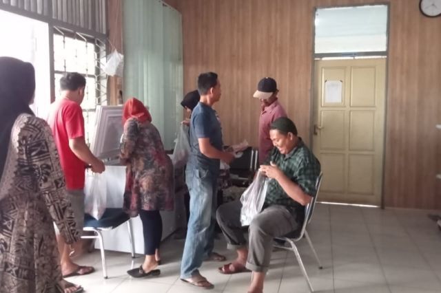 Tak Kenal Lelah: Hari Libur Bulog Kuala Tungkal Tetap Layani Masyarakat