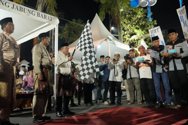 Gubernur Al Haris Buka Festival Arakan Sahur di Kuala Tungkal