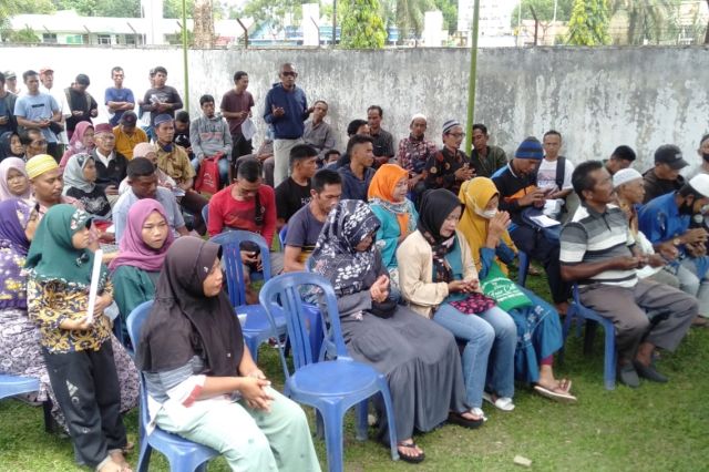 Sambut Lebaran: Gubernur Al Haris Bagikan 600 Paket Sembako