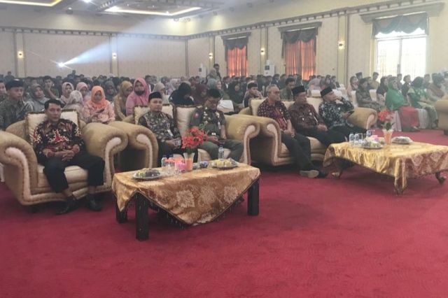 Hadiri Perpisahan Siswa Kelas XII SMAN 10 Kota Jambi, Ini Pesan Wagub Abdullah Sani