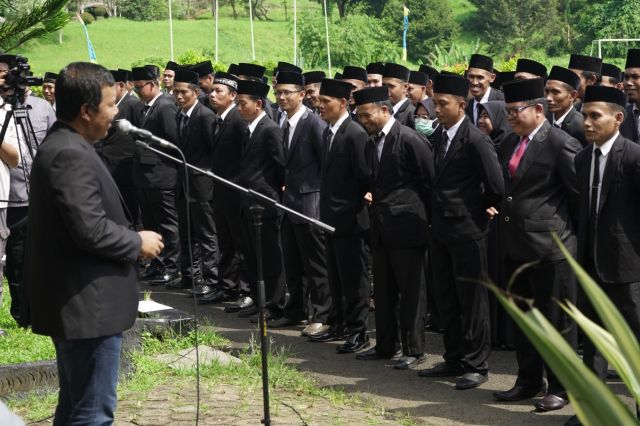 Ini Pesan Tegas Bupati Romi Kepada Guru