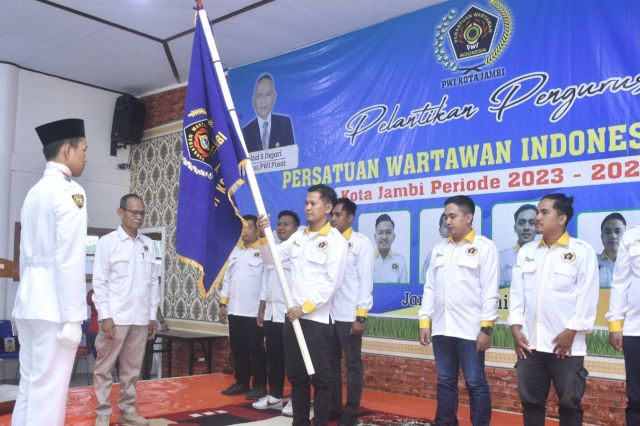 Irwansyah Resmi Dilantik Jadi Ketua PWI Kota Jambi Periode 2023-2026