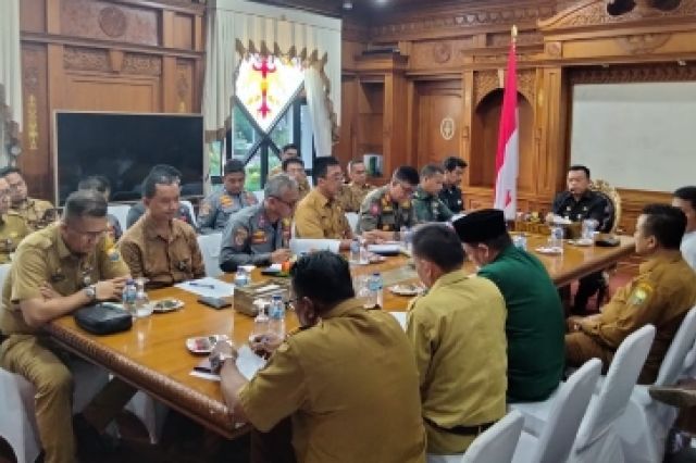 Gubernur Al Haris Matangkan Persiapan Rakernas APDESI