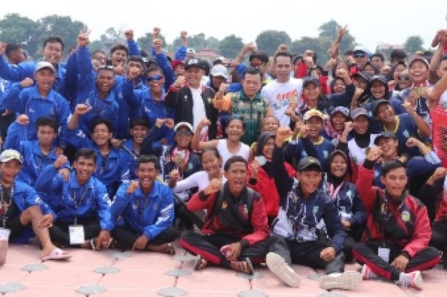 Serahkan 6 Unit Perahu Dragon Boat, Gubernur Al Haris: Dayung Adalah Cabor Kebanggaan Jambi