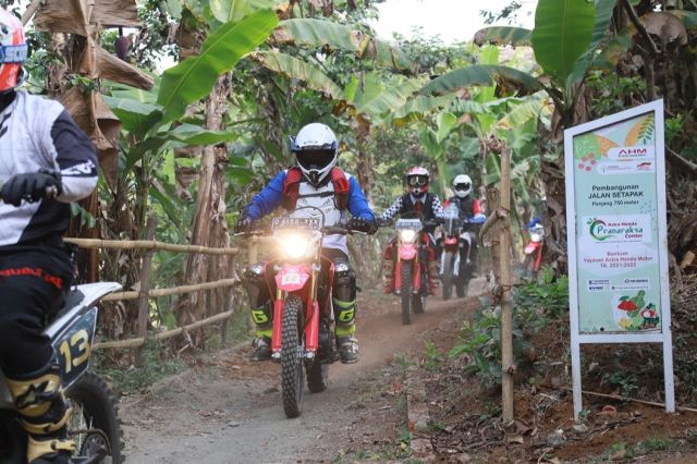 Hobi Terabasan, Begini Teknik Aman dan Nyaman Naik Motor Trail