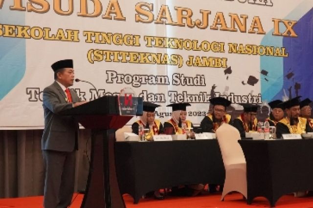 Gubernur Al Haris Minta Lulusan STITEKNAS Kuasai Teknologi
