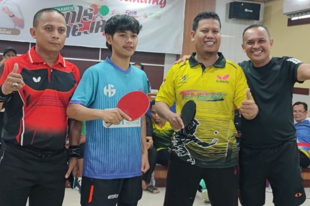 Turnamen Tenis Meja Antar OPD Semarakan Hari Jadi Tanjab Barat ke 58 dan HUT RI ke 78