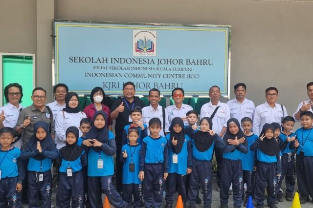Sekolah Indonesia di Johor Bahru Malaysia: Kurikulum Indonesia, Siswa Berseragam Merah Putih