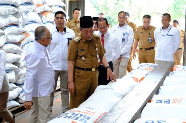 Wagub Abdullah Sani Launching Penyaluran Bantuan Pangan Cadangan Beras Pemerintah