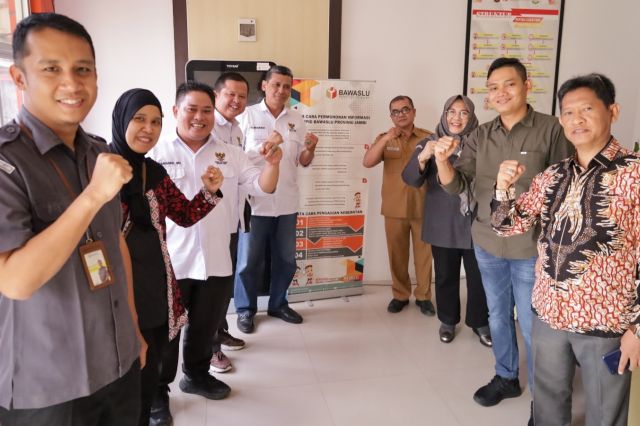 Keterbukaan Informasi Publik: KI Lakukan Visitasi ke Bawaslu Jambi