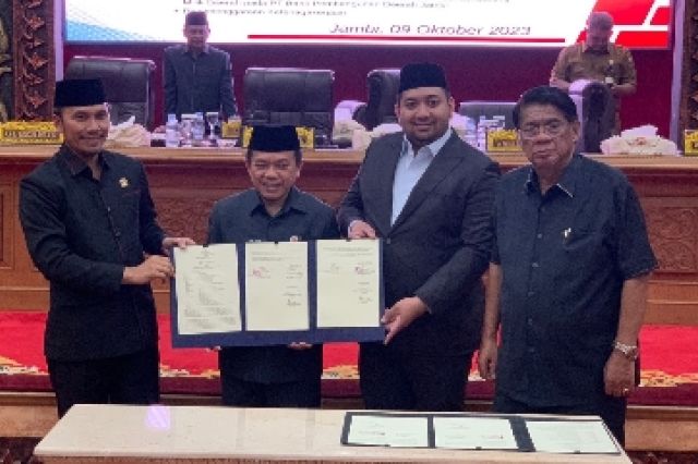 DPRD - Pemprov Jambi Sepakati KUA PPAS APBD Tahun Anggaran 2024