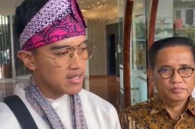 H Bakri Sambut Kedatangan Kaesang di Jambi