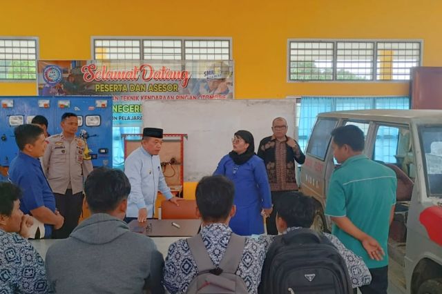 Berkunjung ke SMKN 8 Bungo: Gubernur Al Haris Dicurhati Guru Soal PPPK dan Alat Praktek