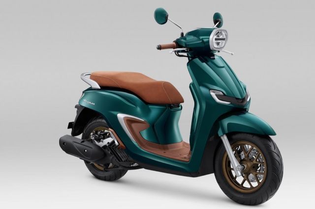 Siap Jadi Pusat Perhatian: AHM Hadirkan Skutik Premium Fashionable New Honda Stylo 160