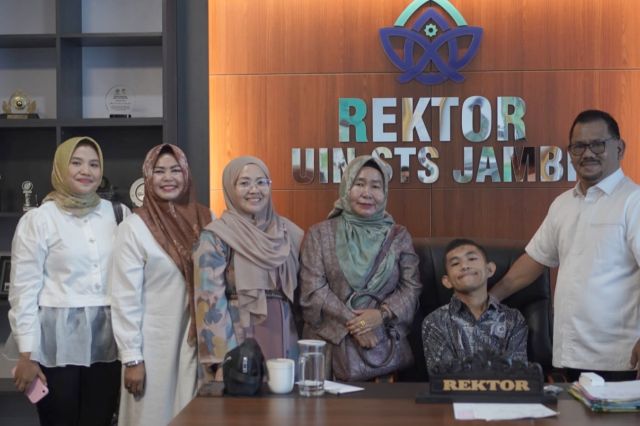 Kisah Dimas Mahasiswa Penyandang Difabel Lulus Tercepat: Dapat Bantuan Pendidikan S2 dari Rektor UIN Jambi