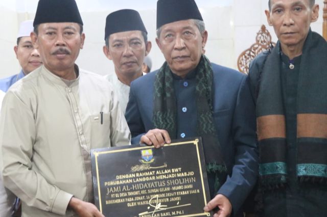 Wagub Abdullah Sani Resmikan Status Langgar Jami' Al Hidayatussholihin Desa Tangkit